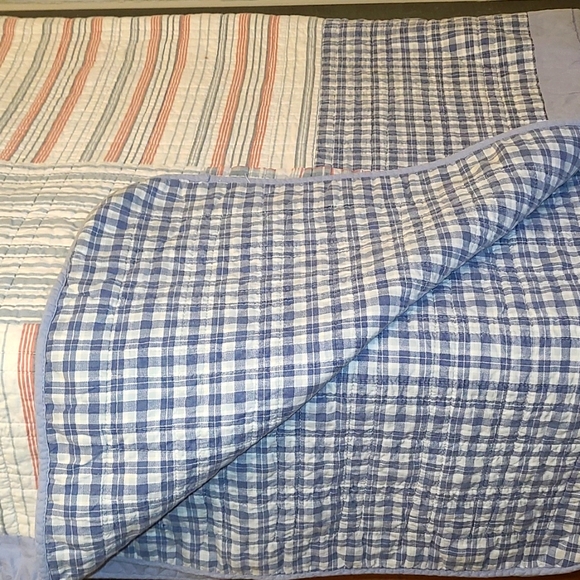 Nautical Reversibke  Striped Quilt Set Twin - Picture 4 of 5